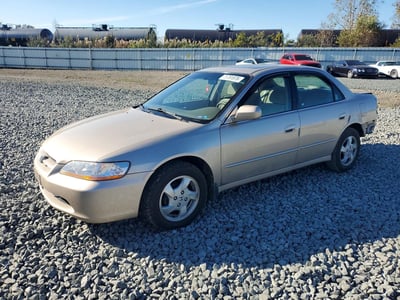 1HGCG5657YA****** 2000 Honda Accord