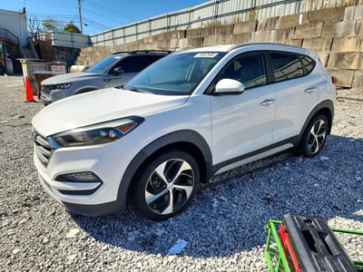 KM8J3CA24HU****** 2017 Hyundai Tucson