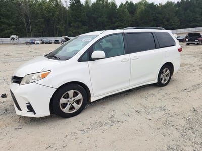 5TDKZ3DCXKS****** 2019 Toyota Sienna