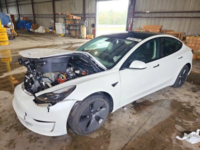 5YJ3E1EA1NF****** 2022 Tesla Model 3