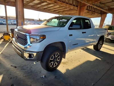 5TFUY5F18JX****** 2018 Toyota Tundra