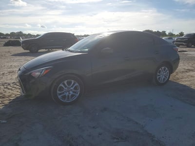 3MYDLBYV2HY****** 2017 Toyota Yaris