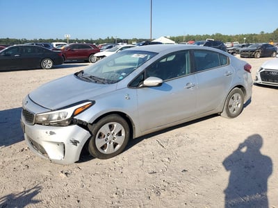 3KPFK4A75JE****** 2018 Kia Forte
