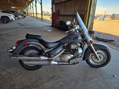 JS1VS55AXP7****** 2023 Suzuki VL800