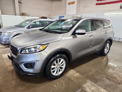 5XYPG4A56HG****** 2017 Kia Sorento