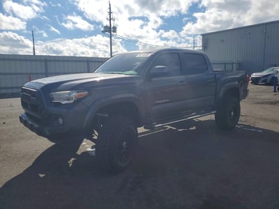 5TFAZ5CN7JX****** 2018 Toyota Tacoma