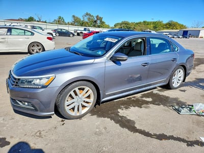1VWGT7A3XHC****** 2017 Volkswagen Passat