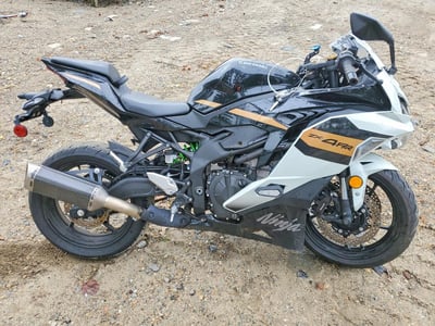 ML5ZXCS13TD****** 2026 Kawasaki Ninja ZX-10R