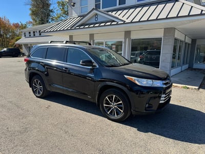 5TDJGRFH5HS****** 2017 Toyota Highlander