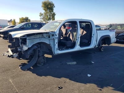 3TMCZ5AN4JM****** 2018 Toyota Tacoma