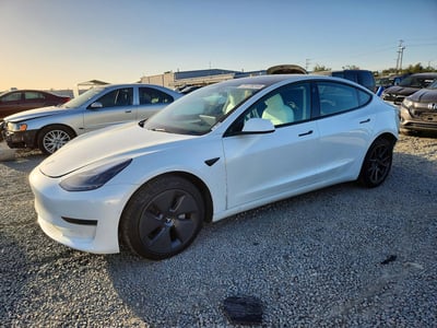 5YJ3E1EA7NF****** 2022 Tesla Model 3