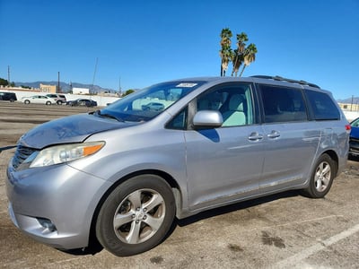 5TDKK3DC3CS****** 2012 Toyota Sienna