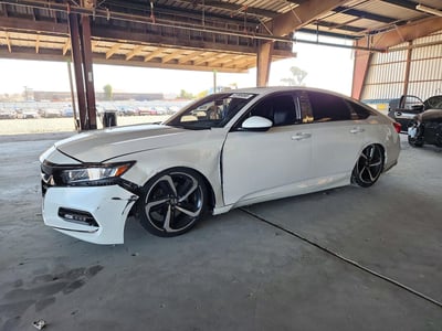 1HGCV2E39JA****** 2018 Honda Accord