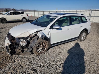 3VWH17AU7JM****** 2018 Volkswagen Golf Alltrack