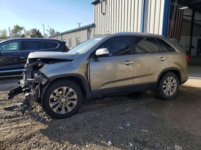 5XYKU4A77EG****** 2014 Kia Sorento