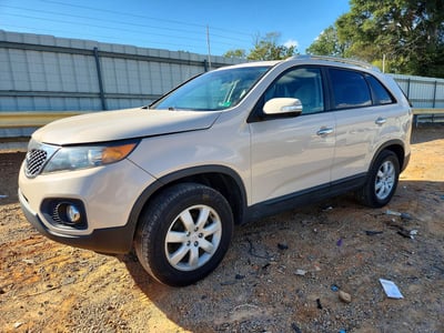 5XYKT3A13BG****** 2011 Kia Sorento