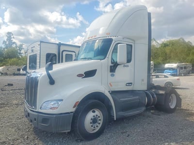 1XPBA48X1JD****** 2018 Peterbilt 579