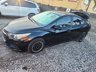 1G1BC5SM7J7****** 2018 Chevrolet Cruze