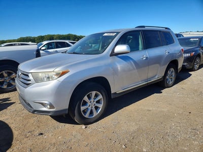 5TDBK3EH0BS****** 2011 Toyota Highlander