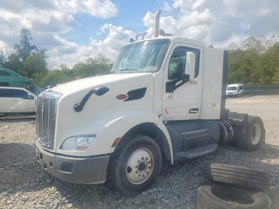 1XPBA48X7JD****** 2018 Peterbilt 579