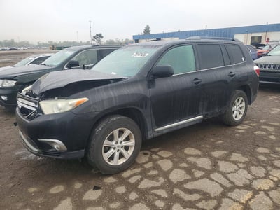 5TDBK3EH8DS****** 2013 Toyota Highlander