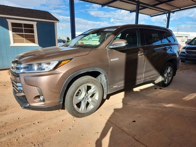 5TDDGRFH7KS****** 2019 Toyota Highlander