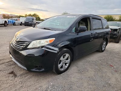 5TDKK3DC9FS****** 2015 Toyota Sienna