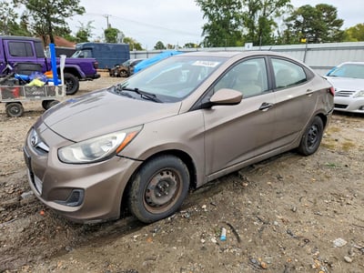 KMHCT4AE2DU****** 2013 Hyundai Accent