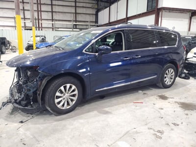 2C4RC1BG6KR****** 2019 Chrysler Pacifica
