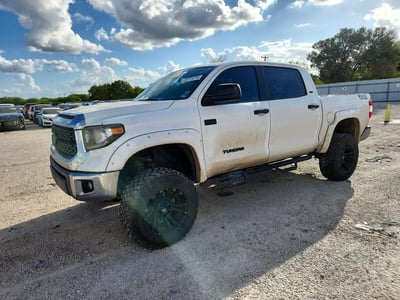 5TFDY5F1XLX****** 2020 Toyota Tundra