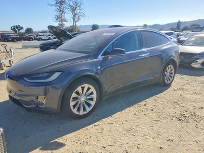 5YJXCAE21JF****** 2018 Tesla Model X