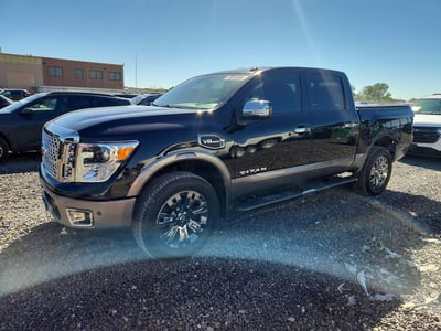 1N6AA1E53HN****** 2017 Nissan Titan