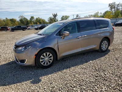 2C4RC1BGXHR****** 2017 Chrysler Pacifica