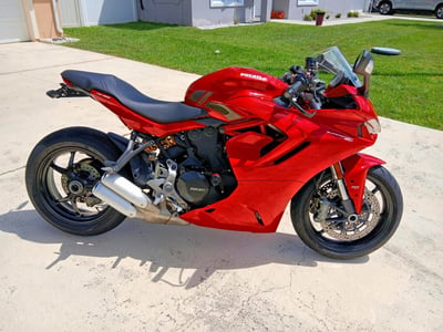 ZDMVABDS0RB****** 2024 Ducati Supersport