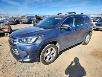 5TDDZRFH8HS****** 2017 Toyota Highlander
