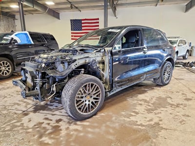 WP1AA2A24JK****** 2018 Porsche Cayenne