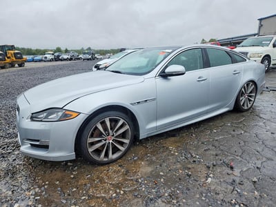 SAJWA1C71H8****** 2017 Jaguar XJ-Series