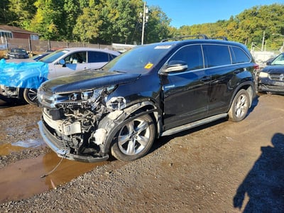 5TDDGRFH2HS****** 2017 Toyota Highlander