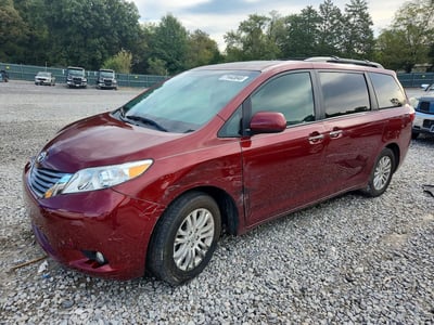 5TDYZ3DC8HS****** 2017 Toyota Sienna