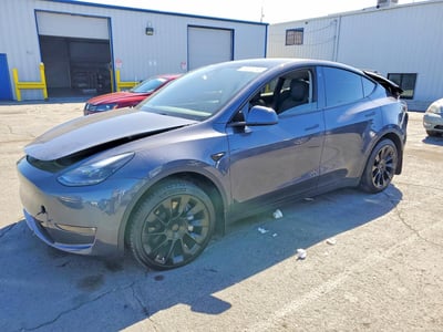 7SAYGAEE8PF****** 2023 Tesla Model Y