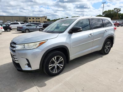 5TDZZRFH8JS****** 2018 Toyota Highlander