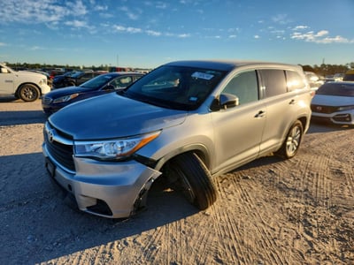 5TDZKRFH3FS****** 2015 Toyota Highlander