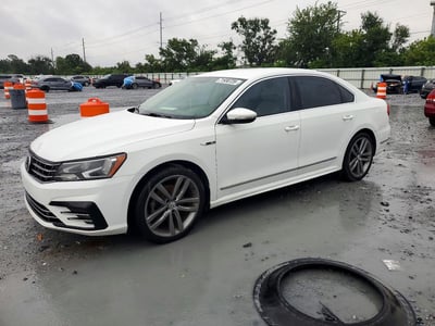 1VWDT7A34HC****** 2017 Volkswagen Passat