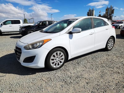 KMHD35LH8HU****** 2017 Hyundai Elantra