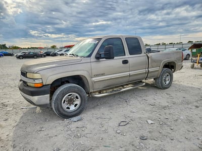 1GCHC29U02E****** 2002 Chevrolet Silverado