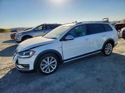 3VWH17AU0JM****** 2018 Volkswagen Golf Alltrack