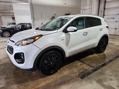 KNDPNCAC6J7****** 2018 Kia Sportage