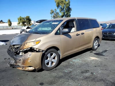 5TDKA3DC4CS****** 2012 Toyota Sienna