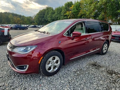 2C4RC1L73JR****** 2018 Chrysler Pacifica