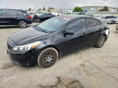 3KPFK4A7XHE****** 2017 Kia Forte
